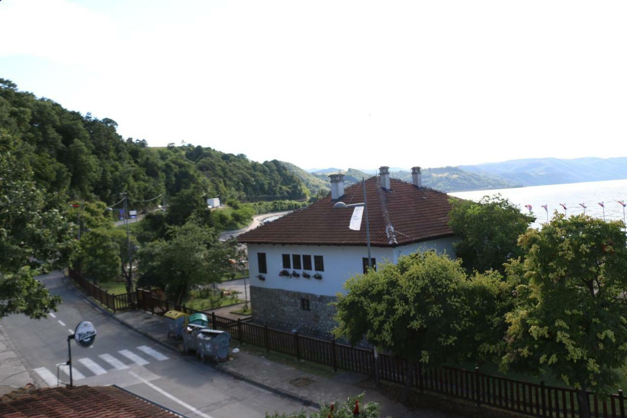 Hostel Trajan Donji Milanovac Exterior foto